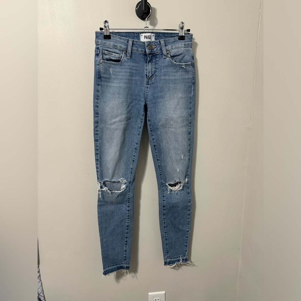 Paige Distressed Skinny Blue Jeans‎